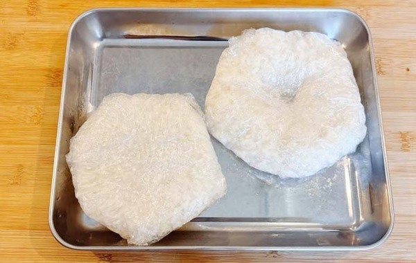 ご飯を冷凍する時、試してみて！　そのまま冷凍庫に入れるのではなく…