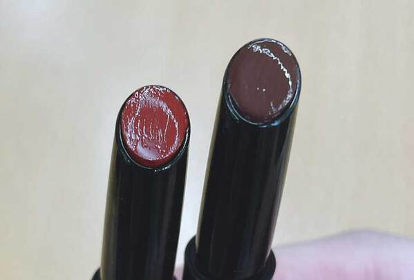 突然届いた『黒い箱』を開けると…　魔法のようなリップに「いつもと違う自分になれそう」