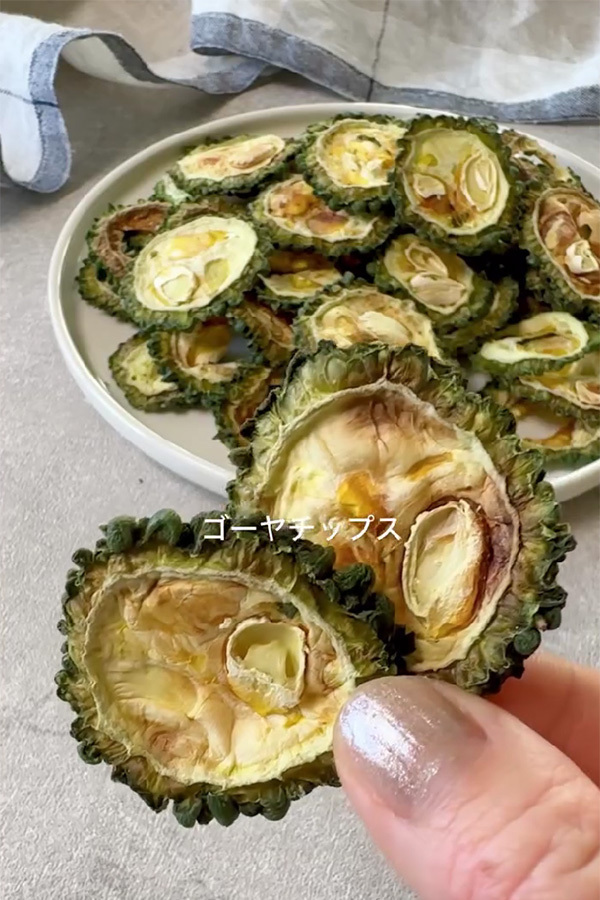 スライスしたゴーヤをレンチンしたら…　完成したものに「手軽でおいしそう」「早速作る」