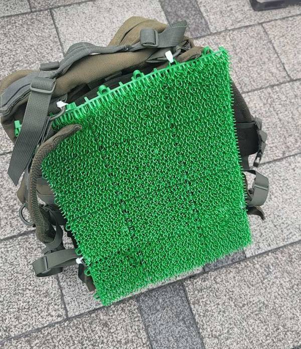 元自衛隊員がリュックに付けたのは？　「目からウロコ」「やはりガチ勢はすごい」