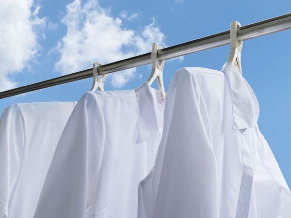 「ネットに入れるだけ？」　シャツ洗濯の裏技に「目からウロコ」「明日からやる」