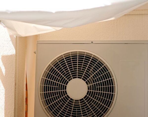 「エアコン壊れた？」と思ったら確認　猛暑日に室外機へ必ずすべきこと