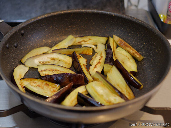 今晩の料理はこれに決まった！　今すぐマネしたいナス料理を紹介した芸能人【3選】