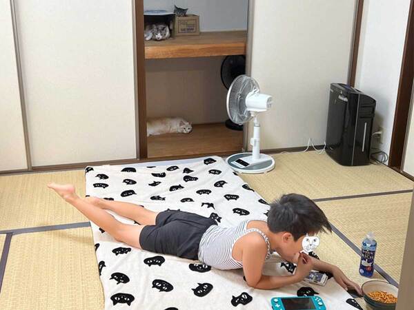 母親「扇風機つけてね」　その後、息子の部屋をのぞくと？「優しさの塊」「尊い」