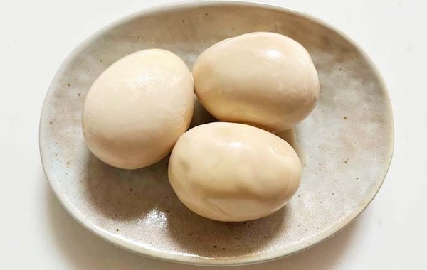 使うのは醤油と…？　意外な調味料を入れた味玉に「これ好き」「もう1個食べたい！」