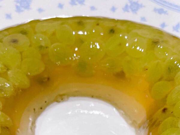 ゼリーの中にブドウを詰めて…　できたものに「ギャー！」「まさかすぎる」