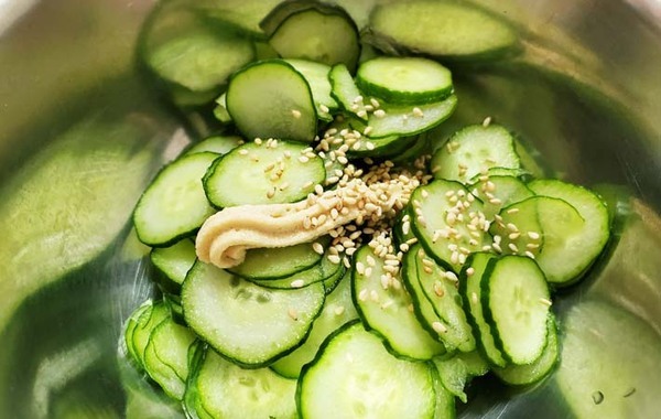 キュウリと大葉を混ぜて…？　味付けに「驚いた」「夏にピッタリ」