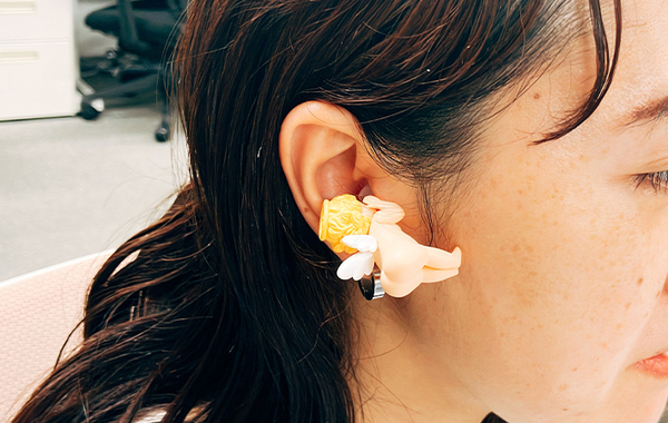 カプセルトイで手に入れた‟天使”　30代女性が試したまさかの使い道が？