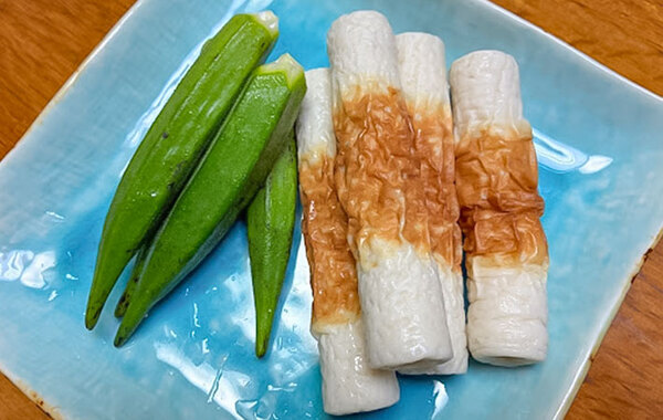 外カリッ！中トロトロがたまらん！　ちくわと一緒に焼いたのは…