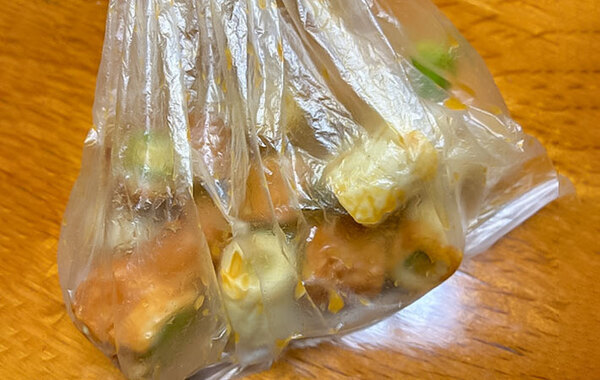 外カリッ！中トロトロがたまらん！　ちくわと一緒に焼いたのは…