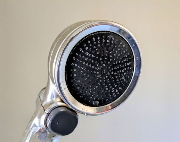 シャワーのお湯が出ない！　自分でできる対処法に「知らなかった」「覚えとく」