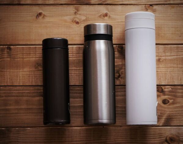 水筒のお茶が金属臭い？　意外な原因に「知らなかった」「すぐ実践する」