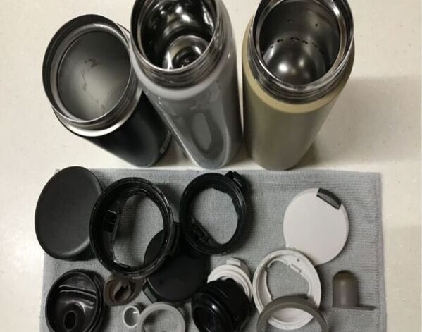 水筒のお茶が金属臭い？　意外な原因に「知らなかった」「すぐ実践する」