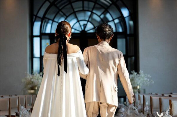 加藤茶「前よりきれいだな」　結婚15年目、加藤綾菜とのウェディング写真にファンからは…