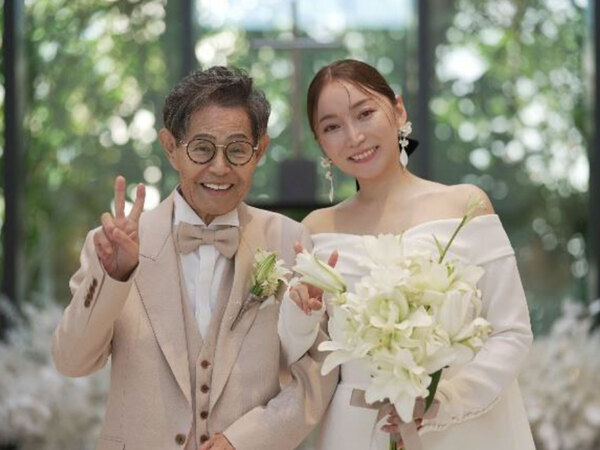 加藤茶「前よりきれいだな」　結婚15年目、加藤綾菜とのウェディング写真にファンからは…