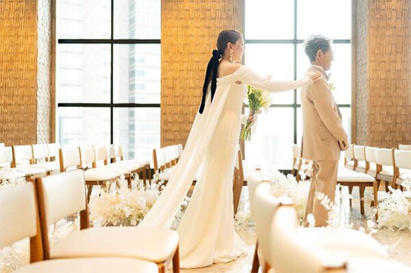 加藤茶「前よりきれいだな」　結婚15年目、加藤綾菜とのウェディング写真にファンからは…