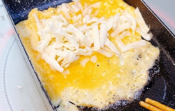 まだ砂糖使ってる？　玉子焼きの味付けに「子供が激ハマり」「新定番になりそう」