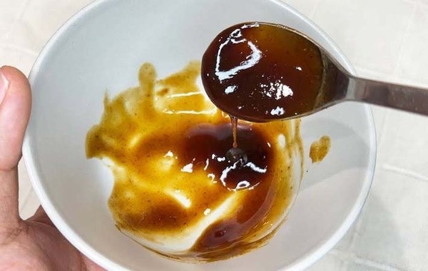 アイスにソースをかける？　意外すぎる塩キャラメル風アレンジに「絶対ハマる」