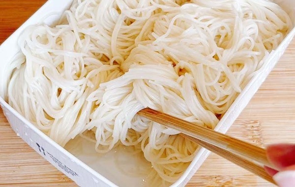 「弁当のそうめんが水っぽい…」　理研の裏技に「ずっとおいしい！」「夫が喜んだ」