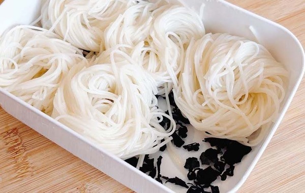 「弁当のそうめんが水っぽい…」　理研の裏技に「ずっとおいしい！」「夫が喜んだ」