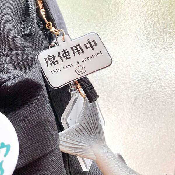 フードコートの席取り、何を置く？　見つけた『正解』に「これは欲しい！」