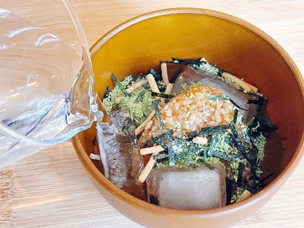 永谷園『お茶づけ海苔』の意外な食べ方　お湯を注がずに？【やる気ゼロで完成！簡単レシピ】