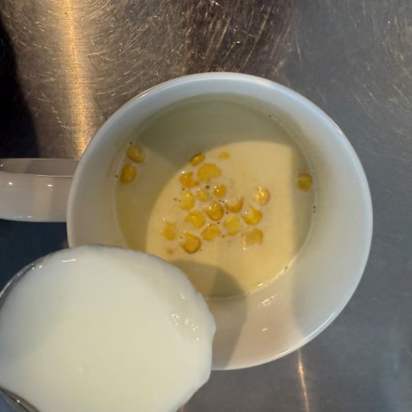 スクランブルエッグがふわとろに！　意外な隠し味に「まじか」「知らなかった」