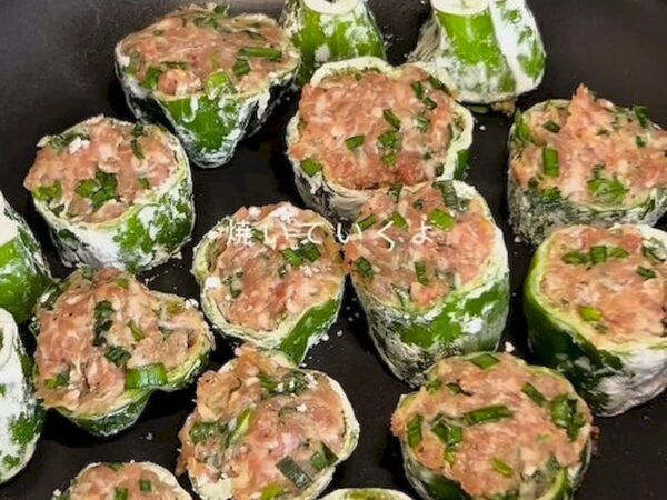 ピーマンに肉だねを詰めると？　仕上がりに「映える！」「子供もパクパク」