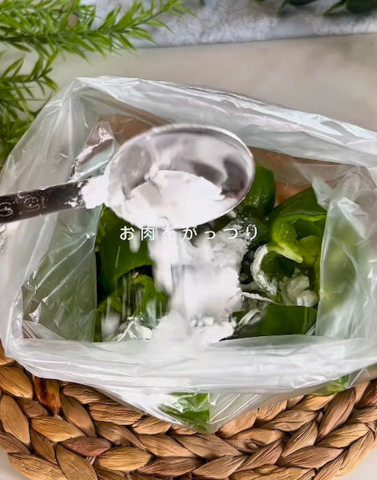 ピーマンに肉だねを詰めると？　仕上がりに「映える！」「子供もパクパク」