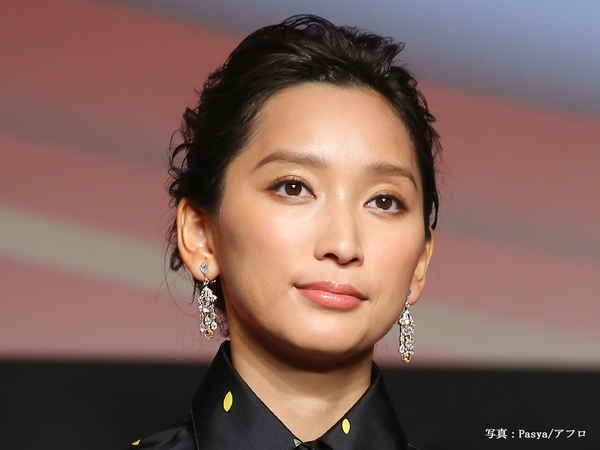 「何やってるの？」「最高すぎる」　杏がフランス観光地で、一緒に撮影したのは？