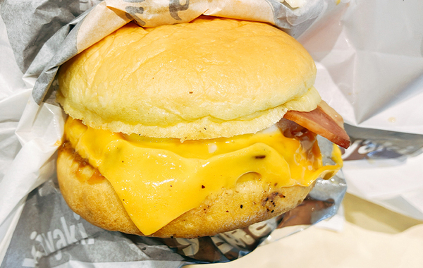 この日を待っていた…！　2025年の『月見バーガー』は8年ぶりのリニューアル