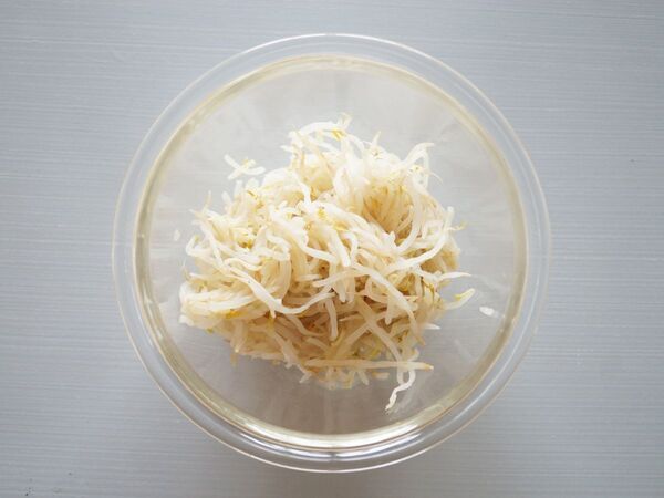 「すぐクタッとなるのに」　モヤシがシャキッと仕上がる方法に「驚いた」「試したい」【4選】
