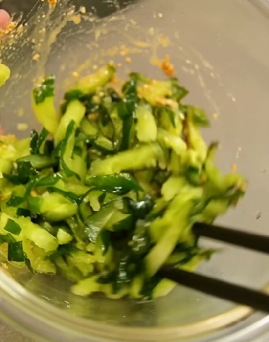 キュウリを冷凍すると？　味しみ副菜に「最高」「すぐ作る」