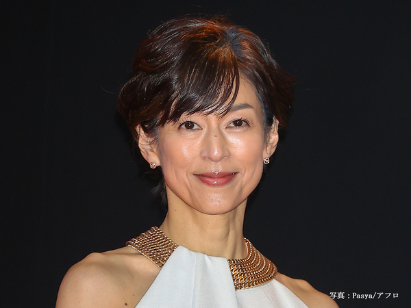 鈴木保奈美「ドキドキ…」　落ち着いたショートから一変、ヘアチェンジに「きゃー！」