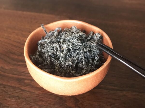 塩昆布を炊き込みご飯に？　味に「想像以上」「クセになる」【4選】