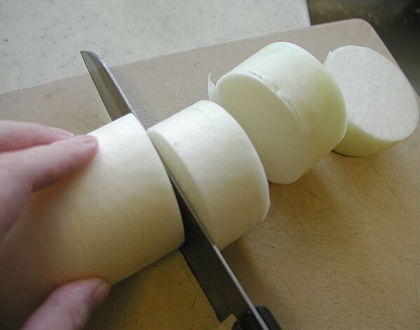 大根の桂むきは包丁いらず！　簡単すぎる方法に「コレ便利」「試したい」【4選】