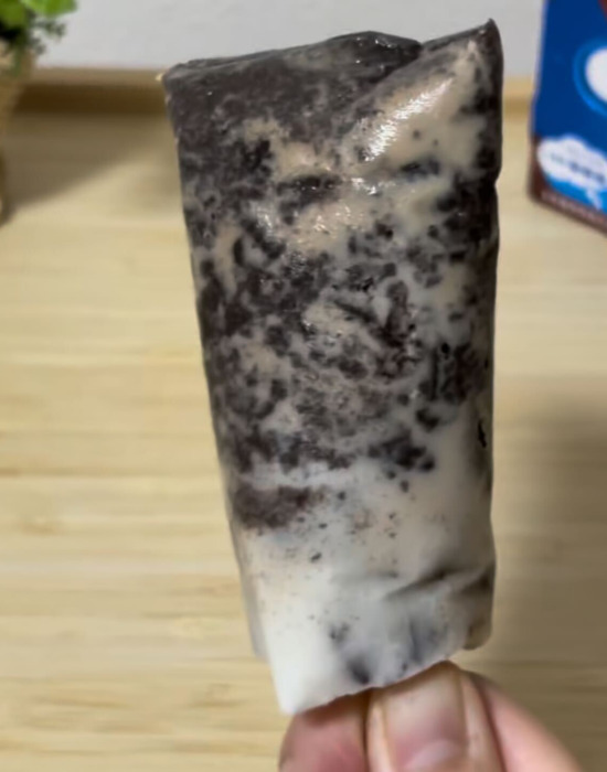 「オレオと牛乳だけ？」　簡単アイスに「感動した」「今すぐ作る」【4選】