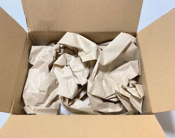 捨てずに残った紙緩衝材　折り方1つでキッチン用『簡易ゴミ袋』に使える！【4選】