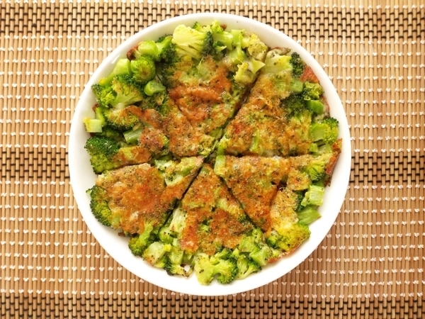 ブロッコリーを刻んで焼くだけで『ガレット風』に　簡単レシピに「おいしそう」「真似する」【4選】