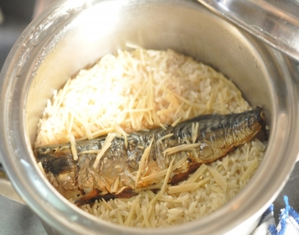 炊飯器でサバがごちそうに！　焼かずに作れる『炊き込みご飯』に「助かる」「おいしそう」【4選】