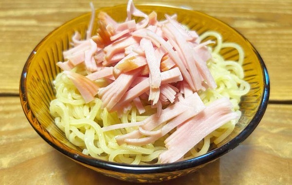 息子「キュウリはいらない！」　それなら…超シンプル冷やし中華を出すと、子供の反応は？