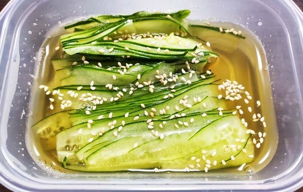 キュウリの浅漬け　斜め切りではなく…「最高の食感」「箸が止まらない」【簡単レシピ】