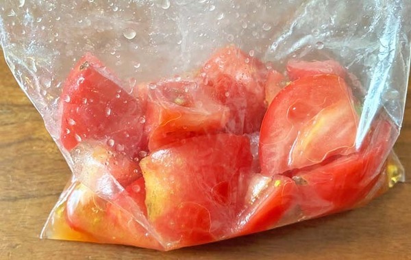 副菜に大活躍！トマト嫌いも「あまっ」と笑顔になるマリネレシピ