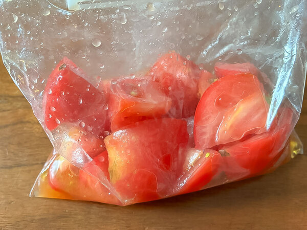 副菜に大活躍！トマト嫌いも「あまっ」と笑顔になるマリネレシピ