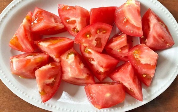 副菜に大活躍！トマト嫌いも「あまっ」と笑顔になるマリネレシピ