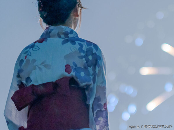 藤原紀香が見せた美しい浴衣ショット、しかし引きで見ると…ツッコミ続出！【浴衣３選】