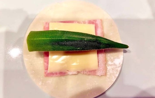 食べる手が止まらなくなる！　オクラのネバとろ×チーズがクセになる餃子巻きのレシピ