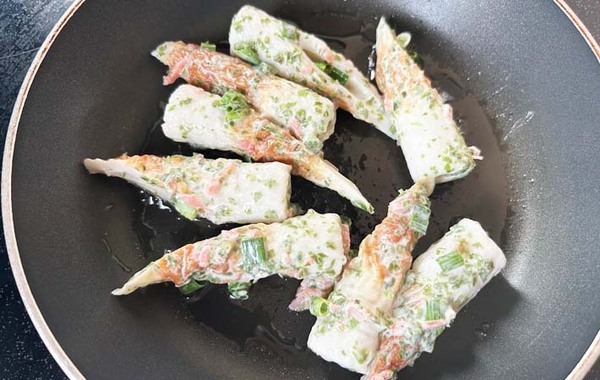 【簡単レシピ】　ちくわの磯辺焼きにちょい足しすると…？　出来上がったものに「たこ焼きみたい！」