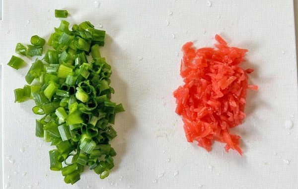 【簡単レシピ】　ちくわの磯辺焼きにちょい足しすると…？　出来上がったものに「たこ焼きみたい！」