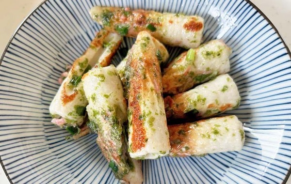 【簡単レシピ】　ちくわの磯辺焼きにちょい足しすると…？　出来上がったものに「たこ焼きみたい！」